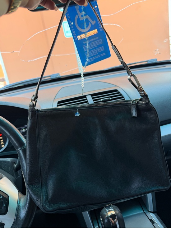 Fendi Handbags - Fendi black leather shoulder bag